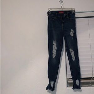Guess torn skinny ankle jean (size 0)